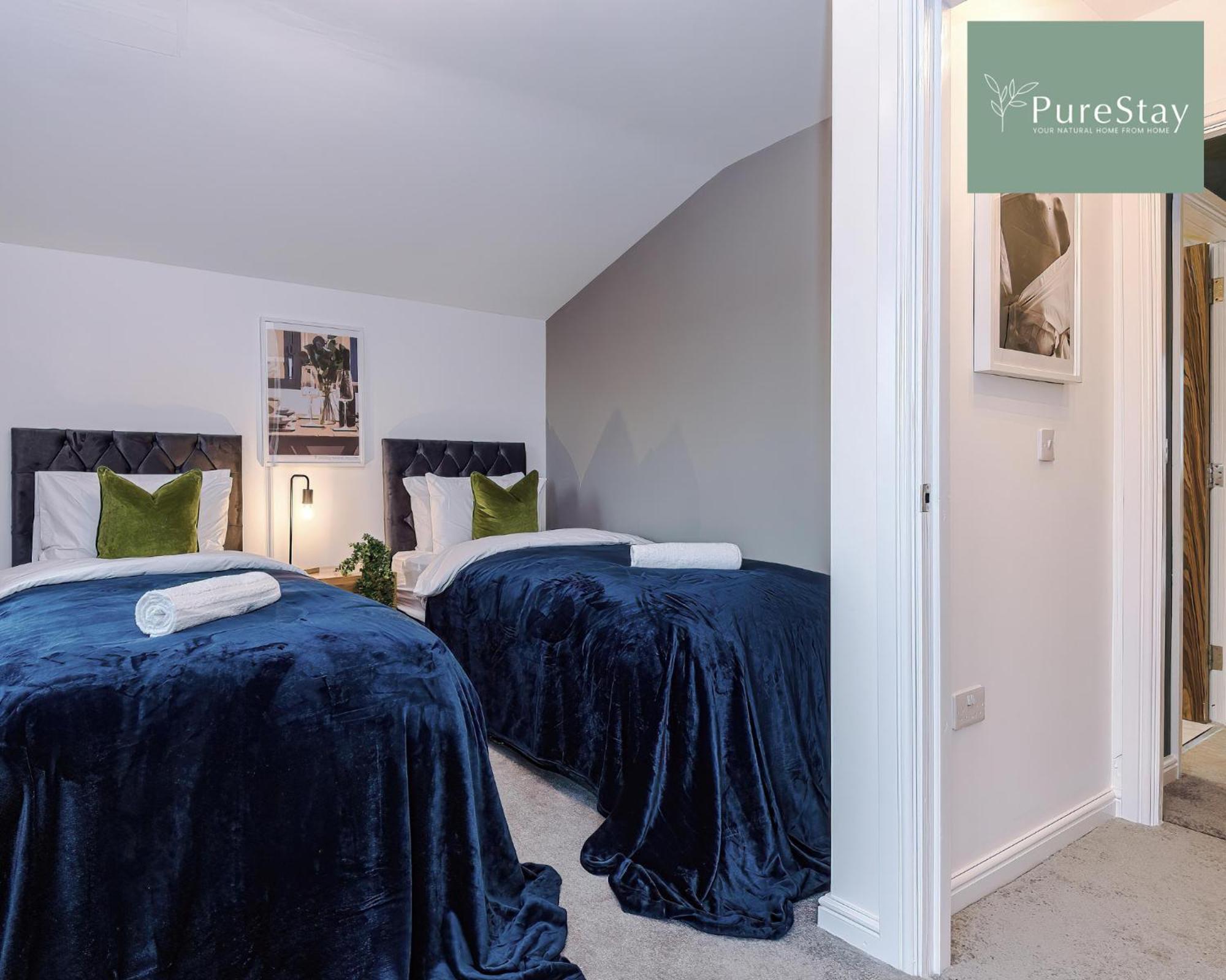 Stunning Five Bedroom Manchester House With Free Parking By Purestay Short Lets & Serviced Accommodation Esterno foto