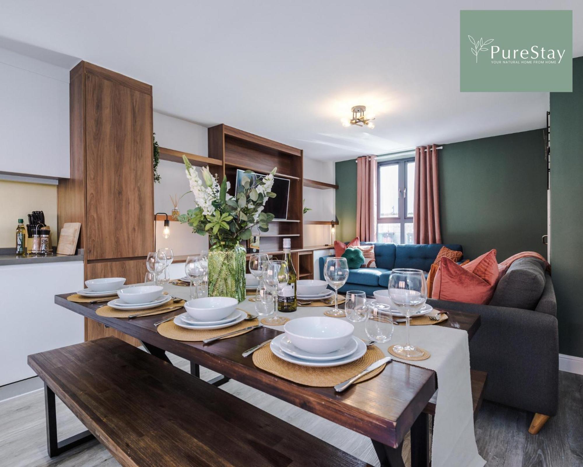 Stunning Five Bedroom Manchester House With Free Parking By Purestay Short Lets & Serviced Accommodation Esterno foto
