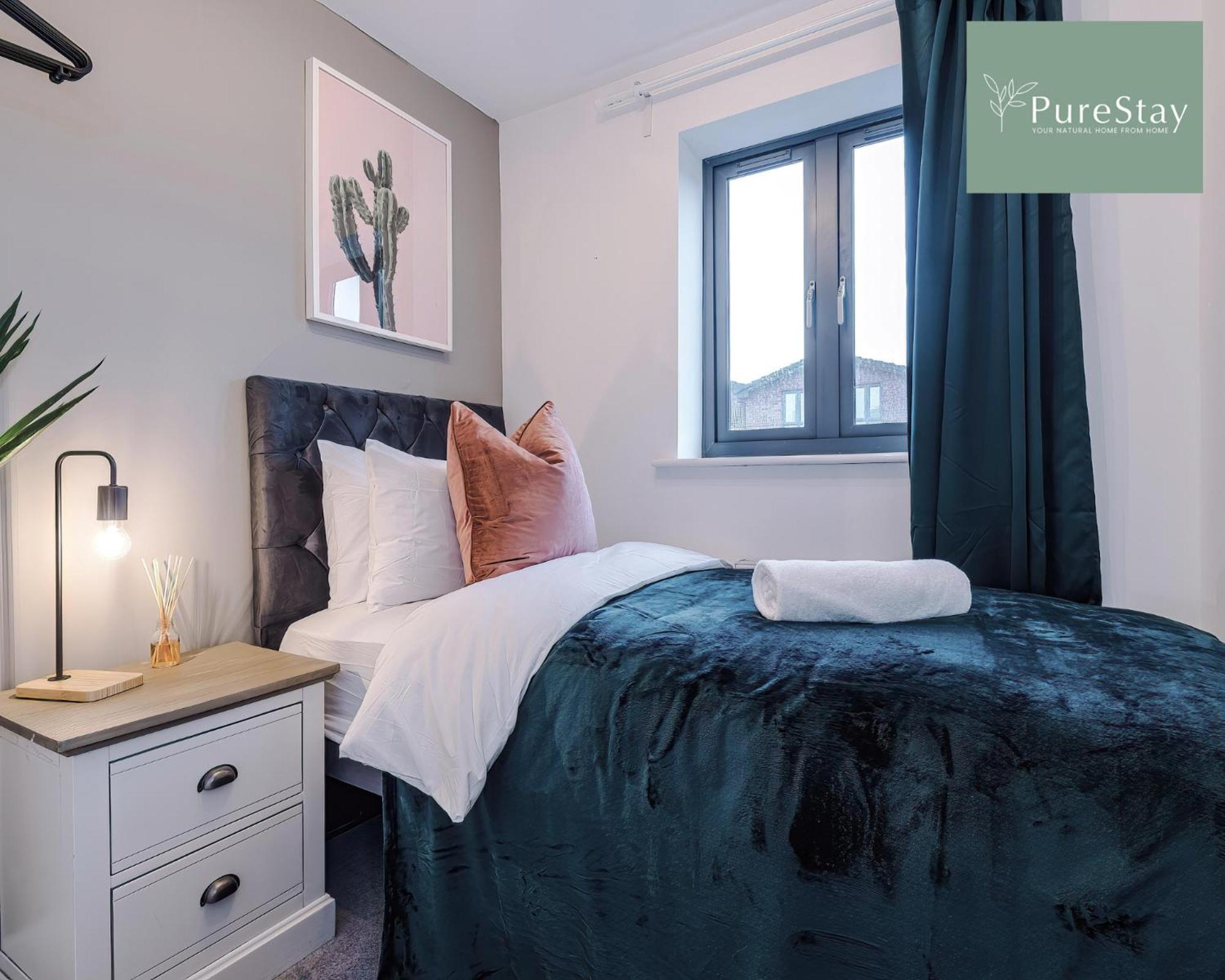 Stunning Five Bedroom Manchester House With Free Parking By Purestay Short Lets & Serviced Accommodation Esterno foto