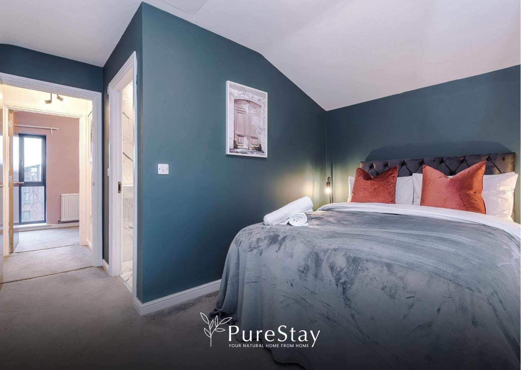 Stunning Five Bedroom Manchester House With Free Parking By Purestay Short Lets & Serviced Accommodation Esterno foto